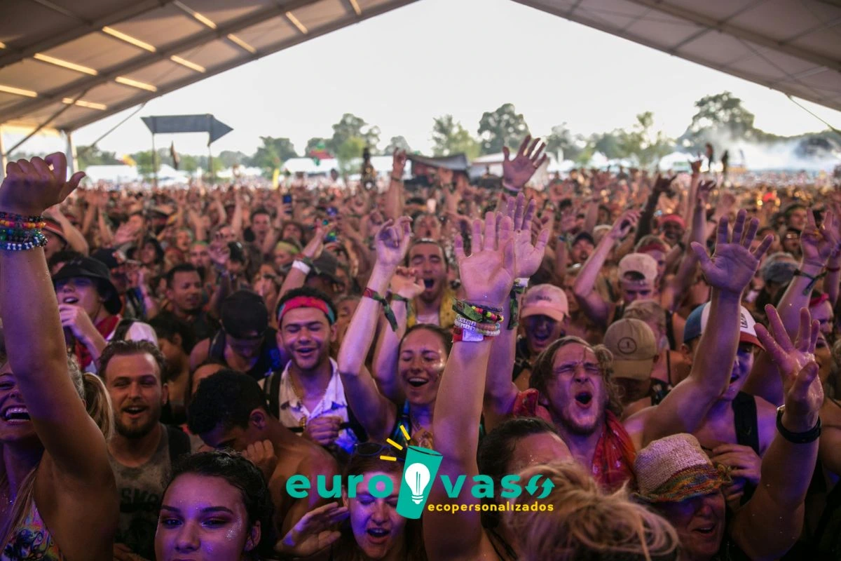 Elegir vasos personalizados de plástico según el tipo de evento